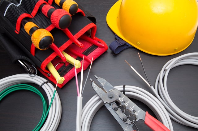 電気工事とは？工事内容、電気工事と電気設備工事との違いを解説